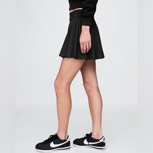 GapFit Pleated Exercise Skort